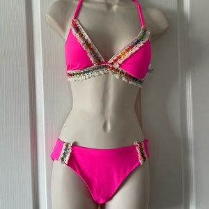Becca medium bikini top triangle w light padding. size medium boho hot pink